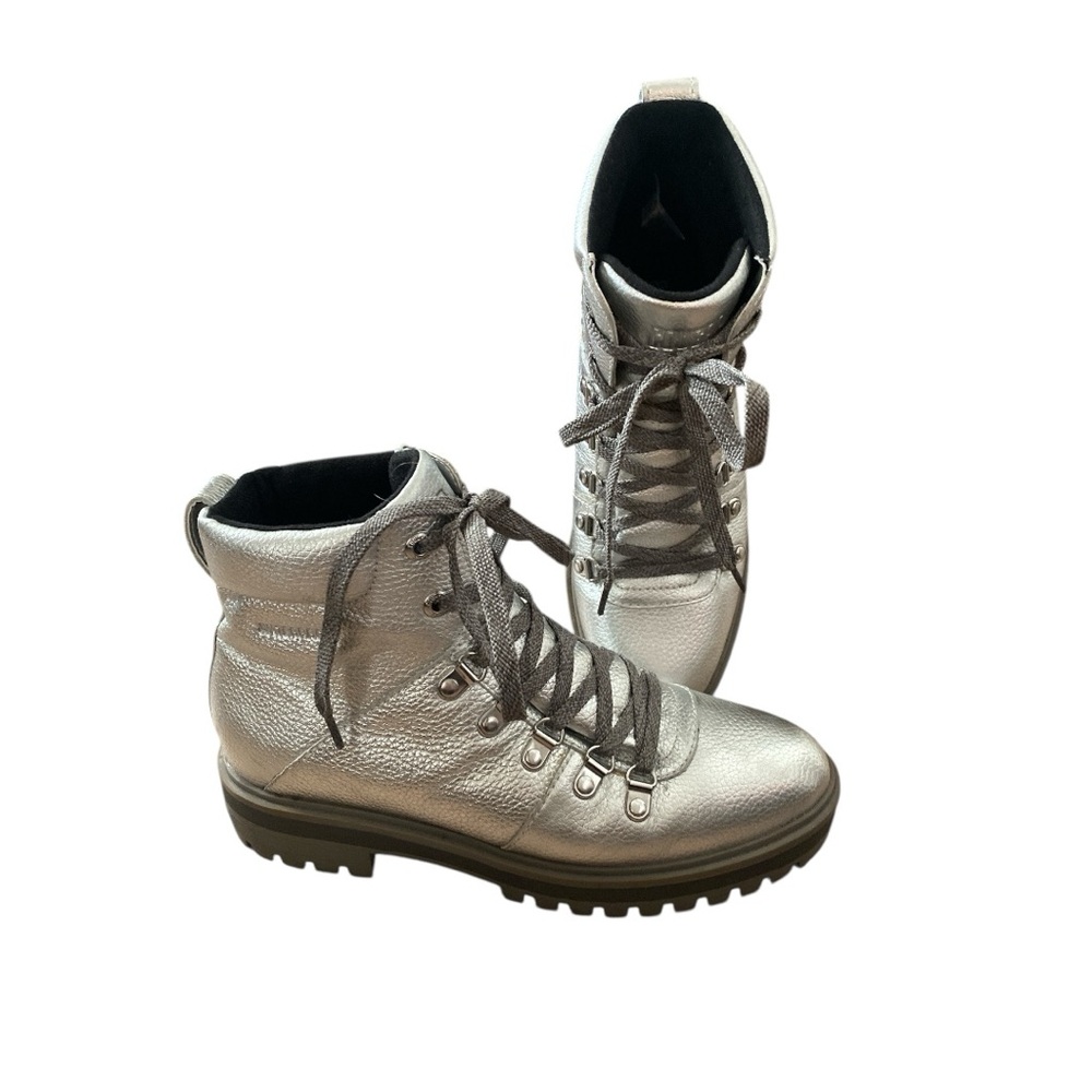 Cougar Silver Leather Nash Ankle boots Size 9 
New without box